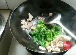 鱿鱼炒蒜苔的做法图解4