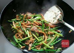 鱿鱼炒蒜苔的做法图解8