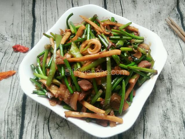 饭盛好了，就等美味的菜了……