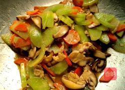 青笋香菇炒肉的做法图解7