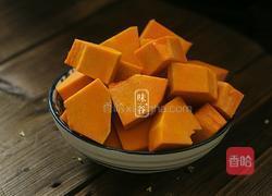 南瓜红枣莲子甜汤的做法图解2