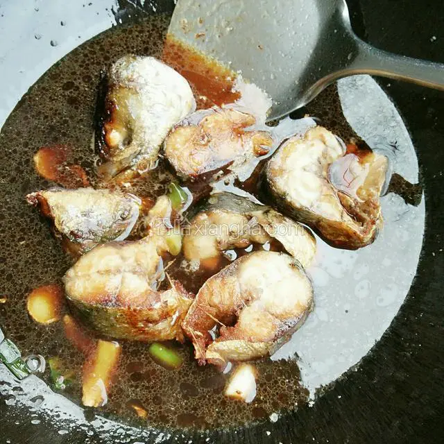 加入适量清水