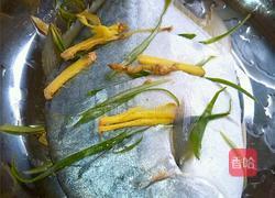 红烧金鲳鱼的做法图解2