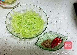 凉拌莴苣丝的做法图解2