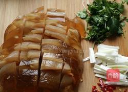 凉拌肉皮冻的做法图解2