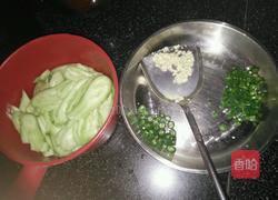 青瓜炒肉片的做法图解3