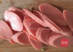 香肠炒香芹的做法图解3