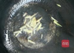 香肠炒香芹的做法图解4