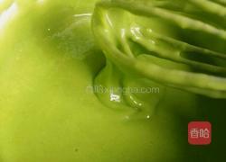 绿色戚风蛋糕的做法图解7
