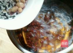 红豆花生黑米粥的做法图解5