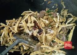 豆干榨菜炒肉的做法图解6