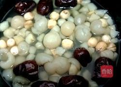 马蹄桂圆莲子羹的做法图解7