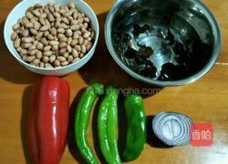 花生拌木耳的做法图解1