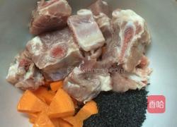 排骨黑芝麻汤的做法图解1