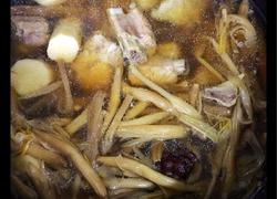 黄花菜山药排骨汤