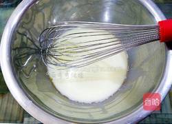 红糖桂圆戚风蛋糕的做法图解3