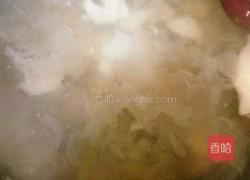 冰糖百合雪梨汤的做法图解3
