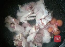 黄芪当归党参老母鸡汤的做法图解4