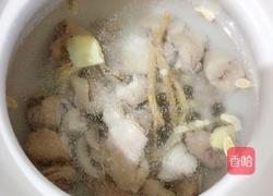 黄芪当归党参老母鸡汤的做法图解6