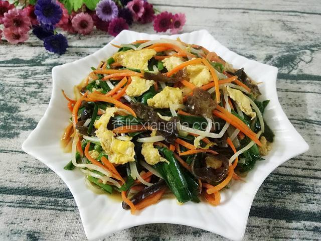 最后加入鸡蛋翻炒均匀，出锅装盘