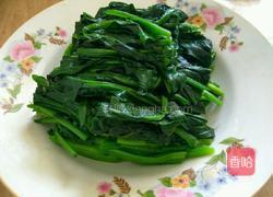 肉酱拌菠菜的做法图解1