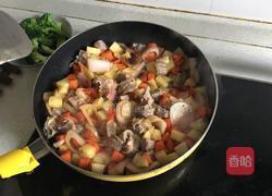 咖喱土豆牛腩的做法图解4