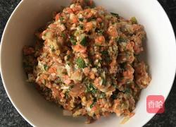 猪肉红萝卜绿饺子的做法图解4