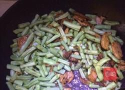 豆角炒肉蒸面条的做法图解5