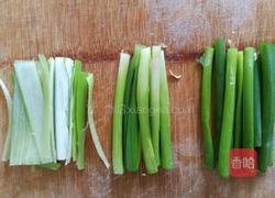 葱油肉酱面的做法图解1