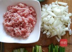 葱油肉酱面的做法图解2