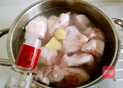 冰糖肘子的做法图解3
