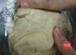 迷你版毛毛虫豆沙包的做法图解1