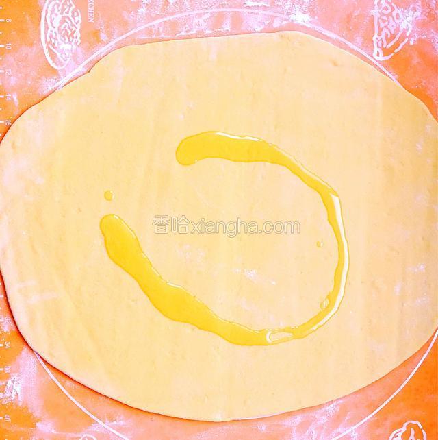 放少许食用油