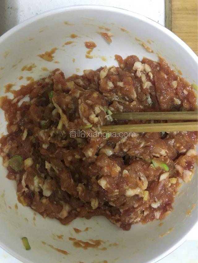 顺时针搅拌均匀。