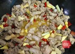 青笋烧野鸡的做法图解2