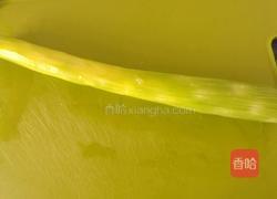 凉拌莴笋的做法图解1