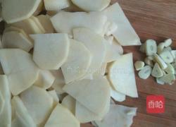 溜土豆片的做法图解1