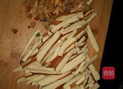 芹菜香干丝的做法图解1