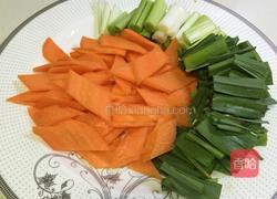 蒜香胡萝卜的做法图解2