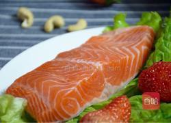 瘦身美食～三文鱼沙拉的做法图解1