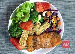 瘦身美食～三文鱼沙拉的做法图解4