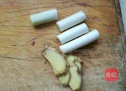 筒骨莲藕汤的做法图解3