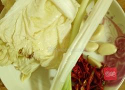 白菜炒粉调的做法图解1