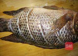 青蒜炒鱼的做法图解1