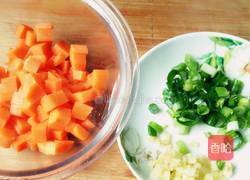 胡萝卜蛋炒饭的做法图解2