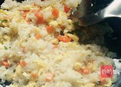 胡萝卜蛋炒饭的做法图解8
