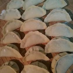 牛肉香芹饺子的做法[图]