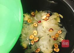 银耳百合汤的做法图解5