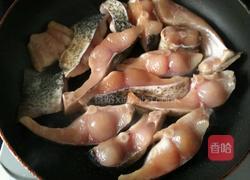 砂锅焖鱼的做法图解2