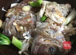 鯛鱼头汤的做法图解3